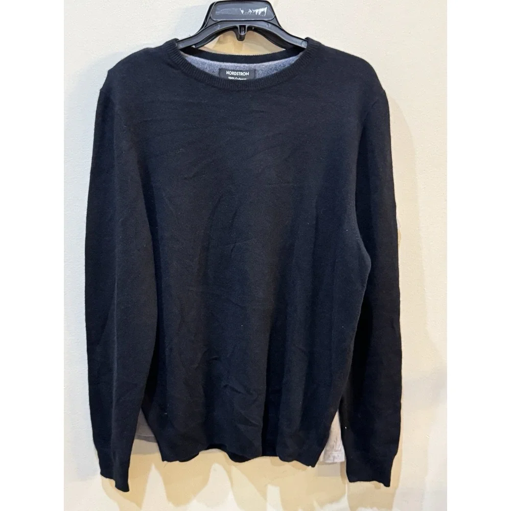 Nordstrom cashmere sweater is a solid black crewneck pullover Size Medium